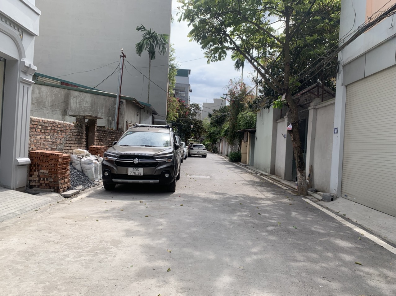 Bán đất tặng nhà Phố Trạm,70M,MT 4M,ô tô vào đất,ngõ thông,giá đầu tư hơn 12 tỷ - Ảnh chính